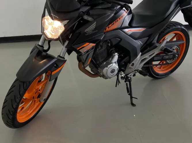 CB 250 Twister 2021