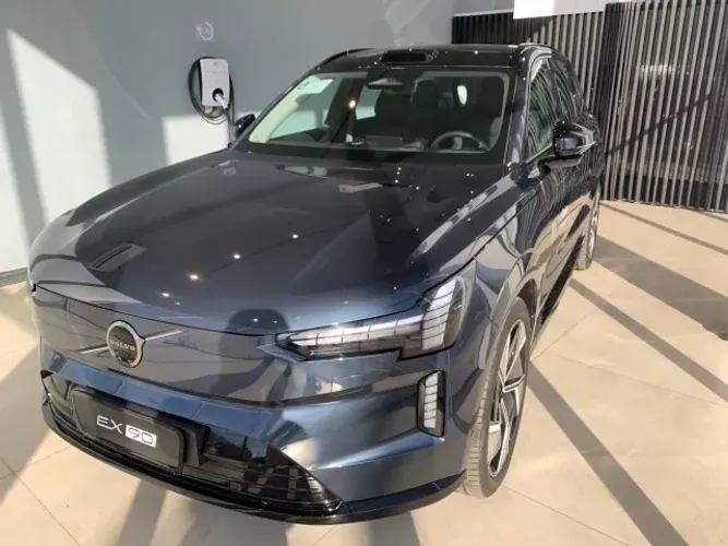 Volvo EX90 Twin Ultra AWD (elétrico) 2025