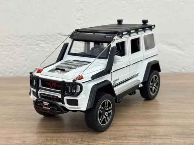 Miniatura Jipe Mercedes Brabus 550 Adventure G-class 4x4 Branco 2017 1:24