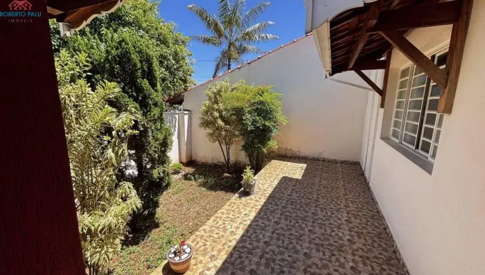 Venda de casa com quintal grande e 3 quartos em São Pedro bairro Jd Marluz. REF: CA0123
