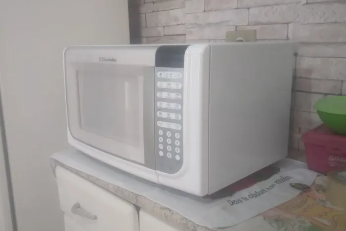 Microondas semi novo