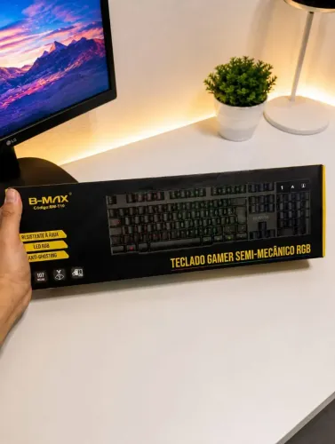 Teclado gamer semi mecânico 