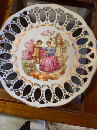 Peça antiga em porcelana Porcelanarte Paraná