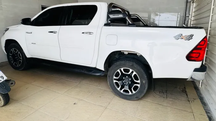 Toyota Hilux CD SRV 4X4 2.8 TDI Diesel Aut. 2021