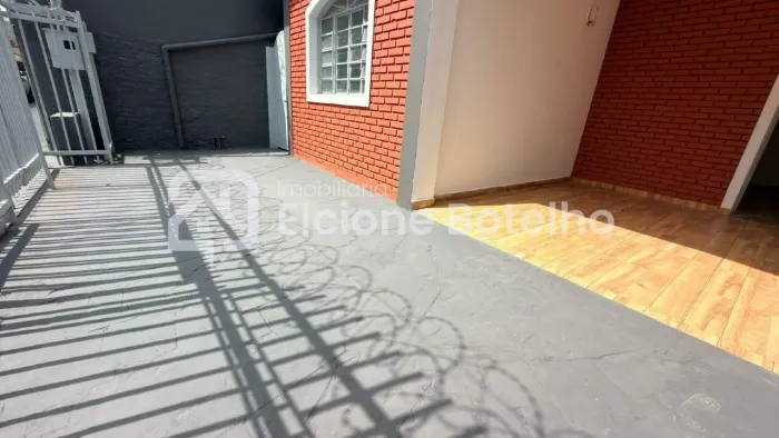 Casa para Aluguel com 1.260 m² em Nossa Senhora Aparecida, Uberlândia