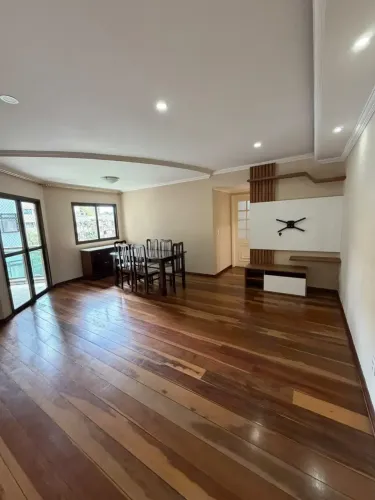 Apartamento todo reformado com 3 quartos