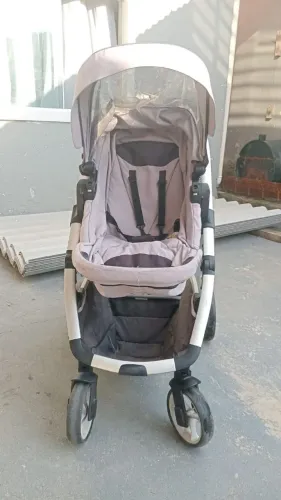 Carrinho de bebê estilo Moisés