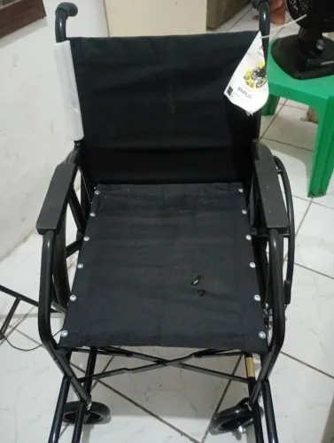 Cadeira de rodas nova