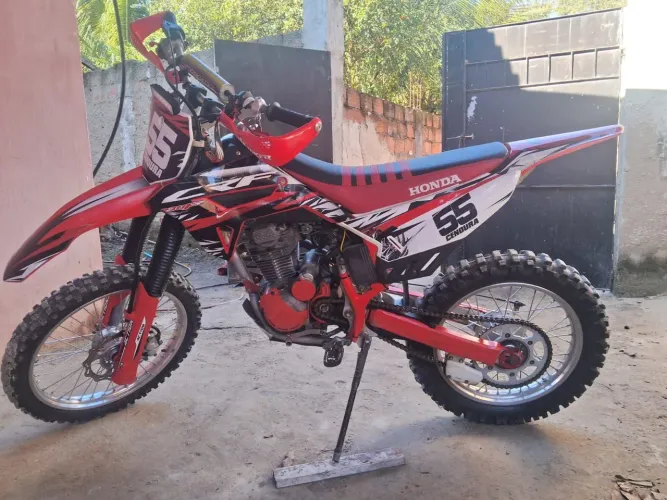 Moto de trilha crf 230
