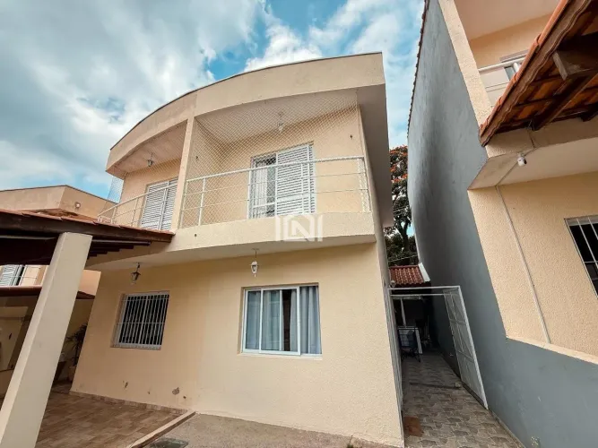 Casa à venda no condomínio Chácara Cantagalo