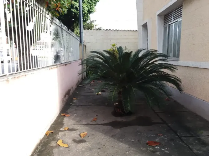 Prédio/Terreno em Ponto Nobre de Campo Grande RJ: 4 Apartamentos + Potencial para 8 Andare