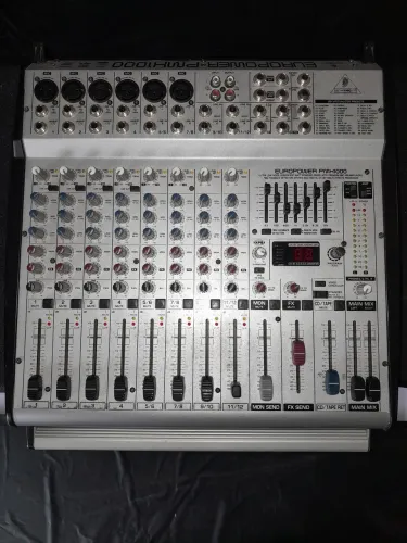 Mesa som amplificada Behringer 