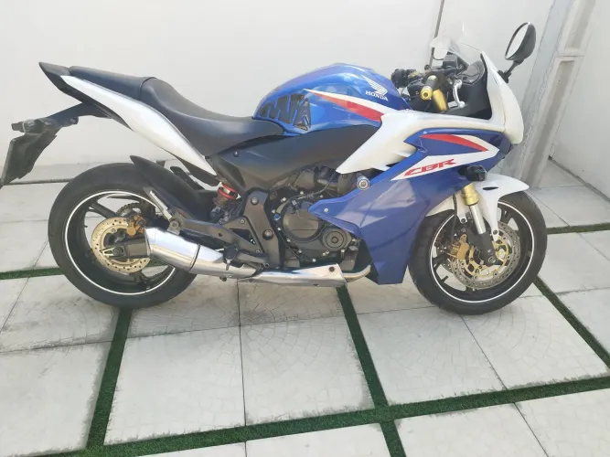HONDA CBR 600F
