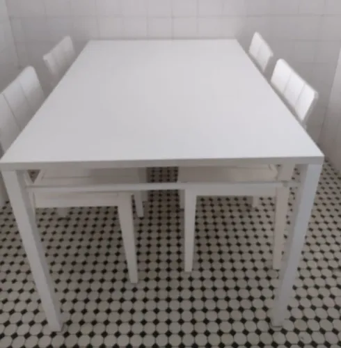 Mesa retangular (sem as cadeiras)