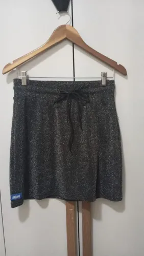 saia da marca Colcci sport