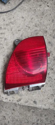 Lanterna Parachoque Traseiro Esquerdo Peugeot 308 2008 2015/ Esquerdo/motorista Vermelho 