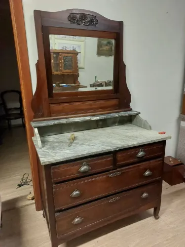 Para vender hoje ( Penteadeira de Fazenda )