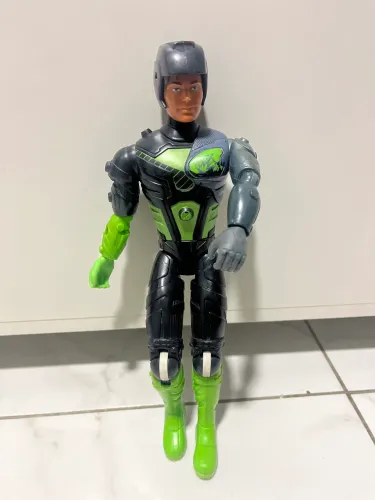 Boneco Max Steel