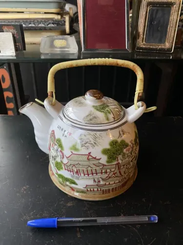 Chaleira/bule oriental em porcelana (ref:359)