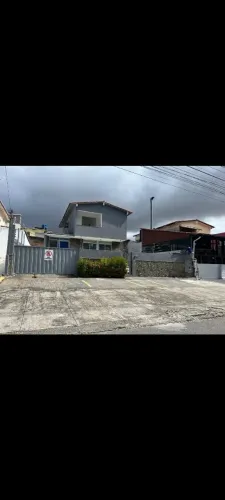 Aluga-se prédio comercial, próx . Ao Sebrae e Arenas das dunas valor R$ 8mil reais