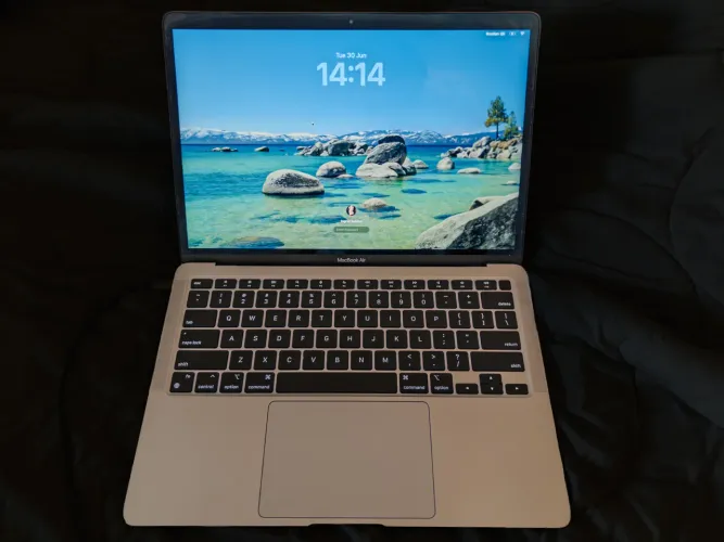 Macbook Air M1, 2020 (comprado novo em 2024)