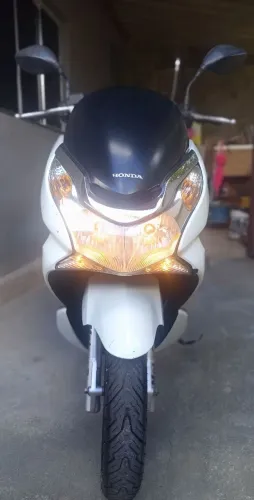 Honda PCX 150 - 2015 | MUITO CONSERVADA | ECONÔMICA e pronta para rodar