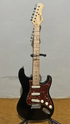 Guitarra tagima T 635