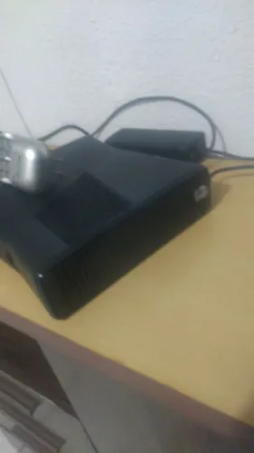 Xbox zerado glr, desbloqueado e tudo com vários jogos dele já soo no ponto de usar cuida