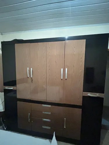 Guarda roupa 6 portas 