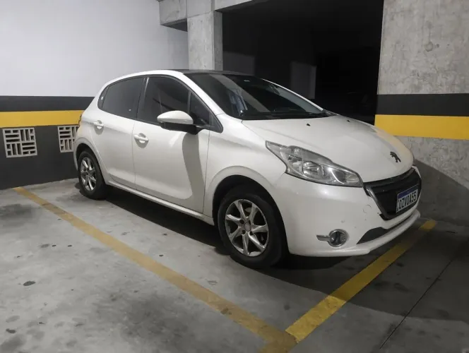 Peugeot 208 Allure 1.5 Flex 8V 5P 2015