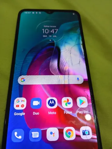 Celular Motorola motog30,pequena trinca na tela, funcionando perfeitamente 