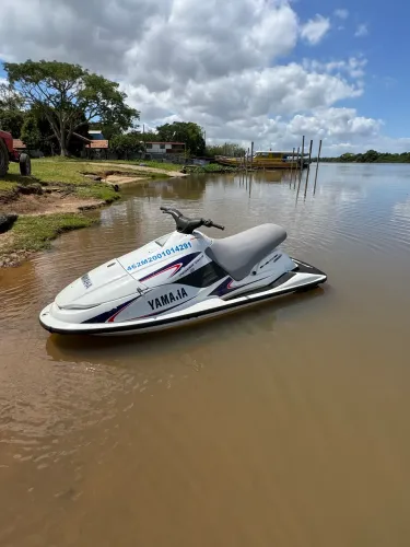 Jet Ski Yamaha WX 800 com reboque
