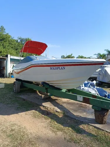 Vendo excelente lancha .