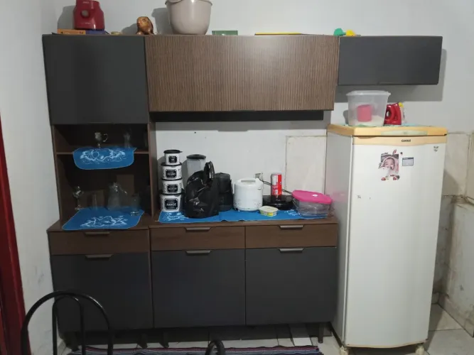 Armário semi-novo