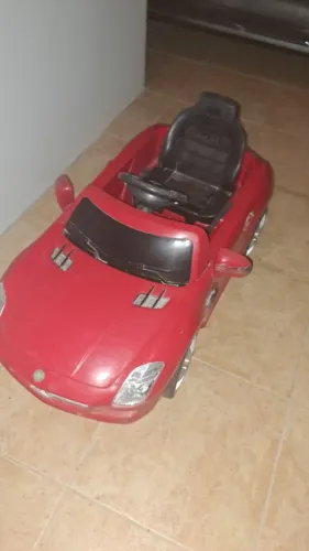 Carrinho Elétrico Infantil Vermelho - Para Conserto/Peças - Sem Controle e Placa