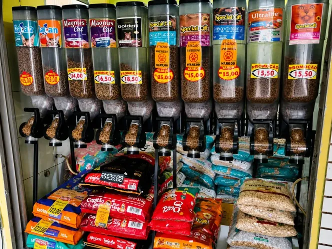 ? VENDE-SE ESTRUTURA COMPLETA PARA PET SHOP / CASA DE RAÇÃO ?