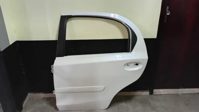 Porta Traseira Esquerda Toyota Etios 2017 Leia Traseira Esquerda Branco