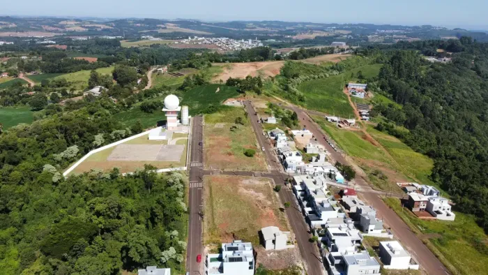 Lote na parte mais alta do Desbravador,  em frente ao radar meteorológico.