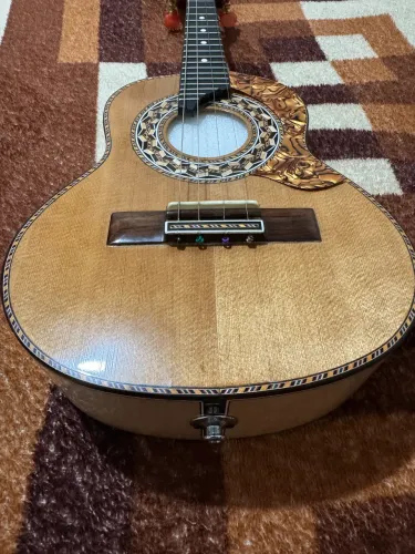 Cavaquinho Emerson , em Faia tigrado!