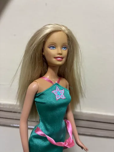 Vendo Barbie 1999 !