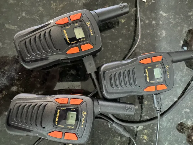Rádios Comunicadores Cobra MicroTalk - Kit com 3 unidades