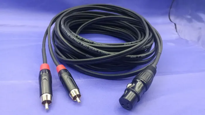 Cabo para áudio XLR femea para 2RCA com 3  metros 