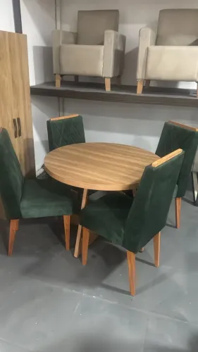 Mesa c/.4 Cadeiras Madeira 