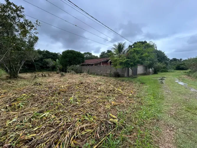 Terreno localizado lado praia a 1500 metros do mar, lote com 510m² de área total