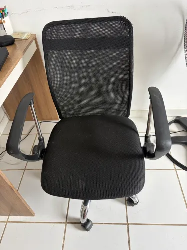 Cadeira de escritório preta