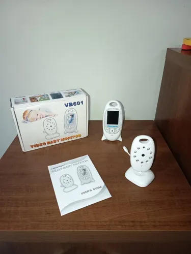 Babá eletrônica com vídeo, acompanha caixa e manual