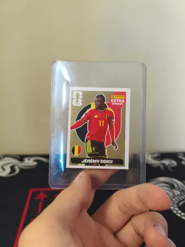 FIGURINHA LEGEND GOLD JEREMY DOKU (ACEITO TROCAS)