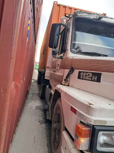 Caminhão + carreta .. conjunto