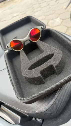 OAKLEY ?
