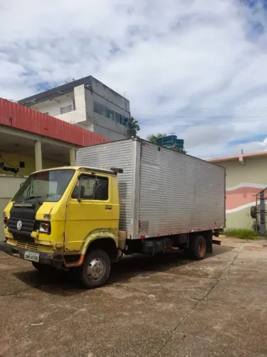 Caminhão3/4 baú pra vender logo 45 mil avista no rolo 68mil